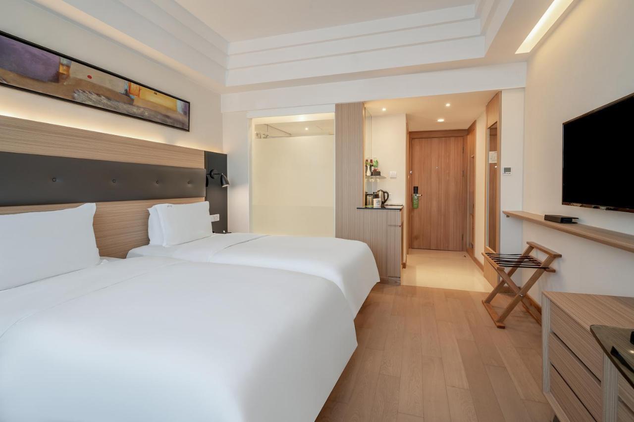 Holiday Inn Shanghai Hongqiao Central By Ihg Екстериор снимка