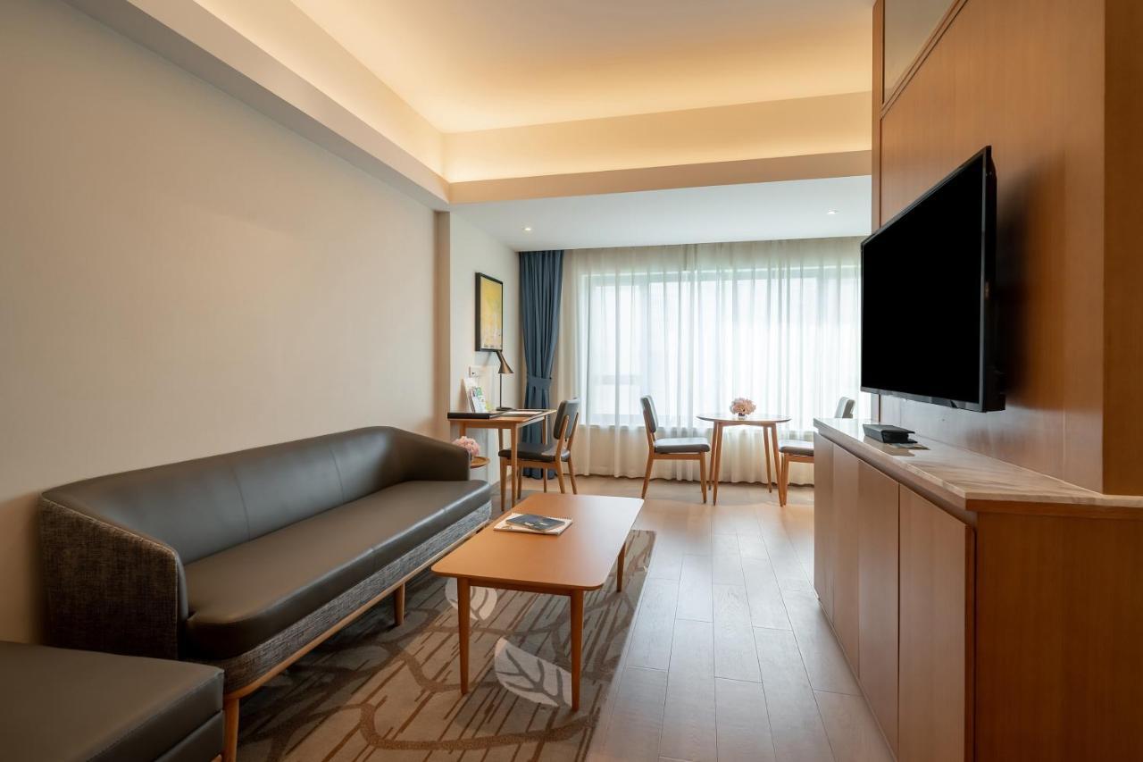 Holiday Inn Shanghai Hongqiao Central By Ihg Екстериор снимка
