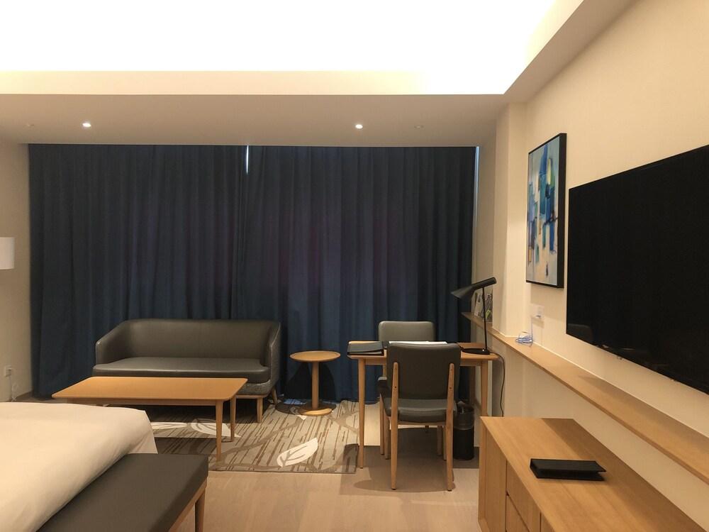 Holiday Inn Shanghai Hongqiao Central By Ihg Екстериор снимка