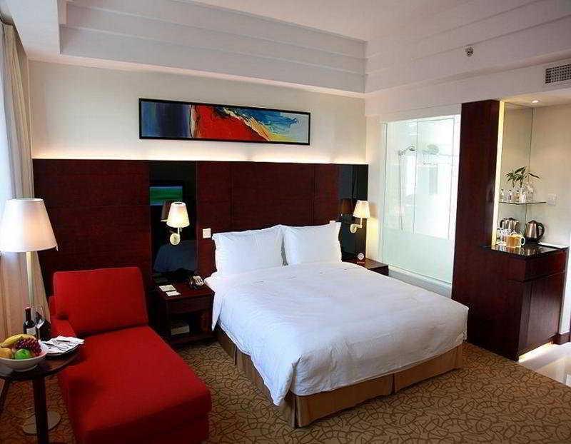 Holiday Inn Shanghai Hongqiao Central By Ihg Стая снимка